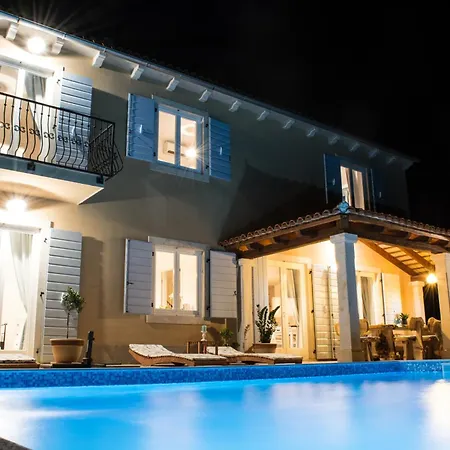 Histria Relax For 8 People In Istria With Sea View And Children Playground Smoljanci