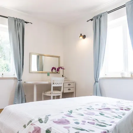 Histria Relax For 8 People In Istria With Sea View And Children Playground Smoljanci