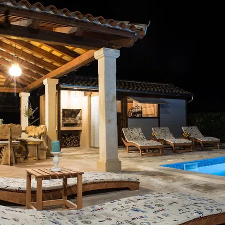 Villa Histria Relax For 8 People In Istria With Sea View And Children Playground Smoljanci